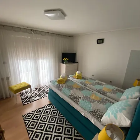 Bestay Sara * Sarajevo